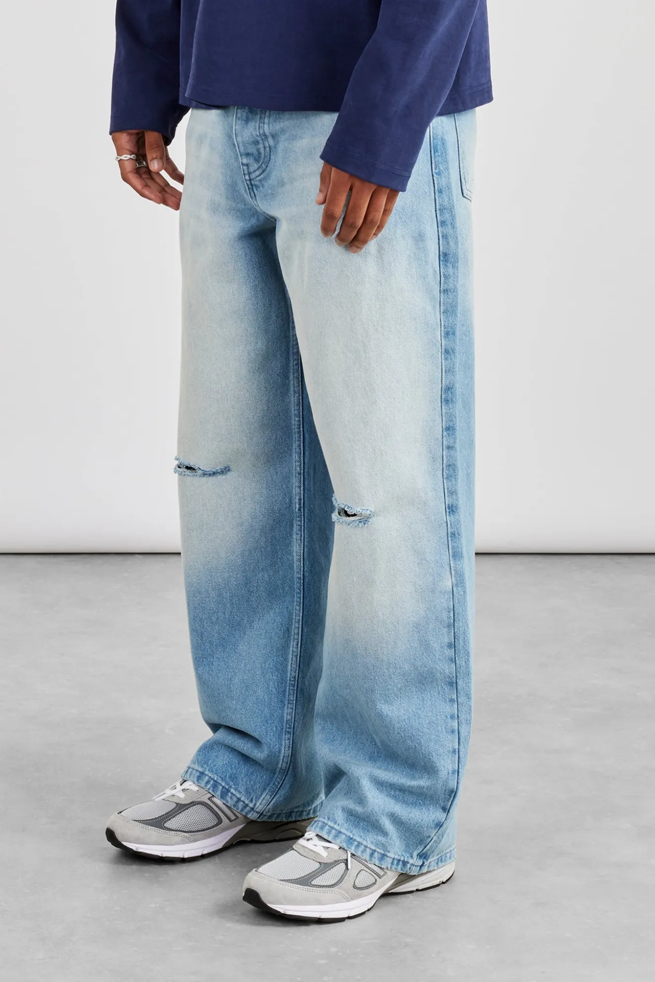 Baggy Ripped Knee Jean - Light Blue