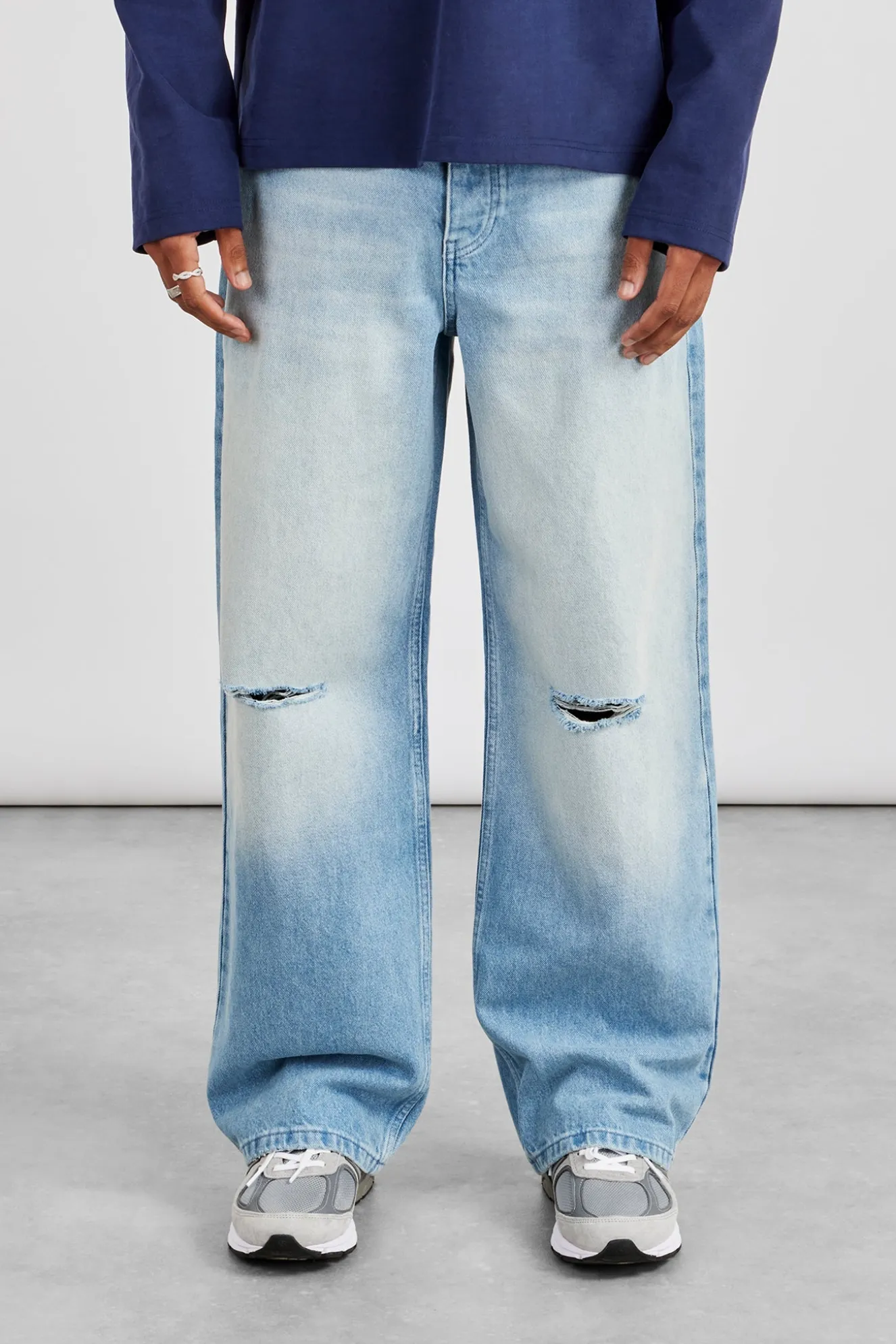 Baggy Ripped Knee Jean - Light Blue