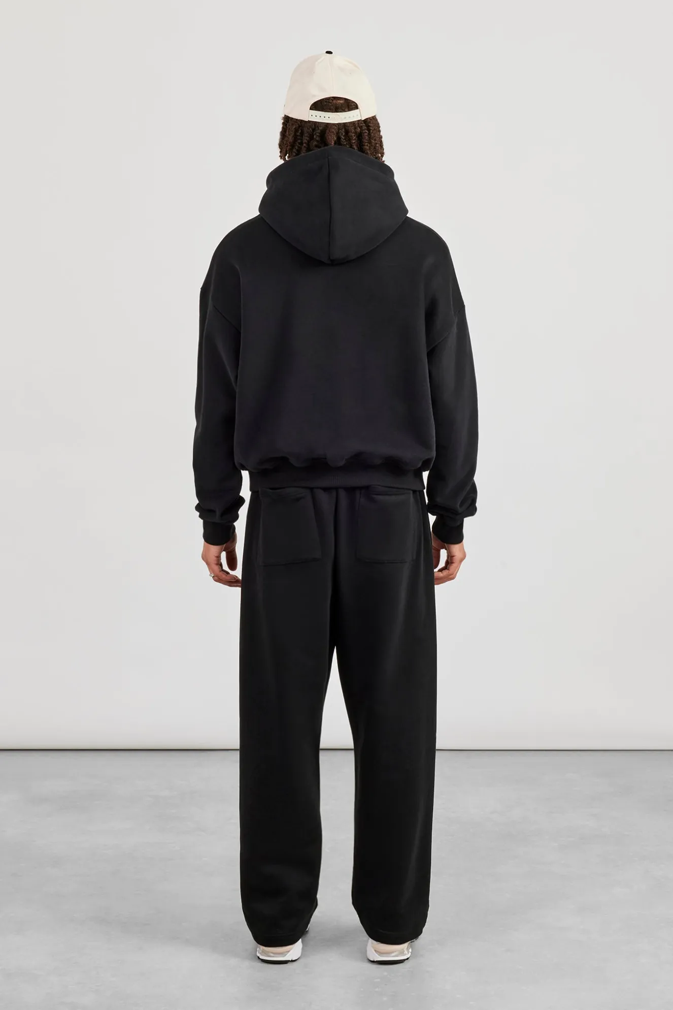 Boxy Hoodie & Relaxed Jogger - Black
