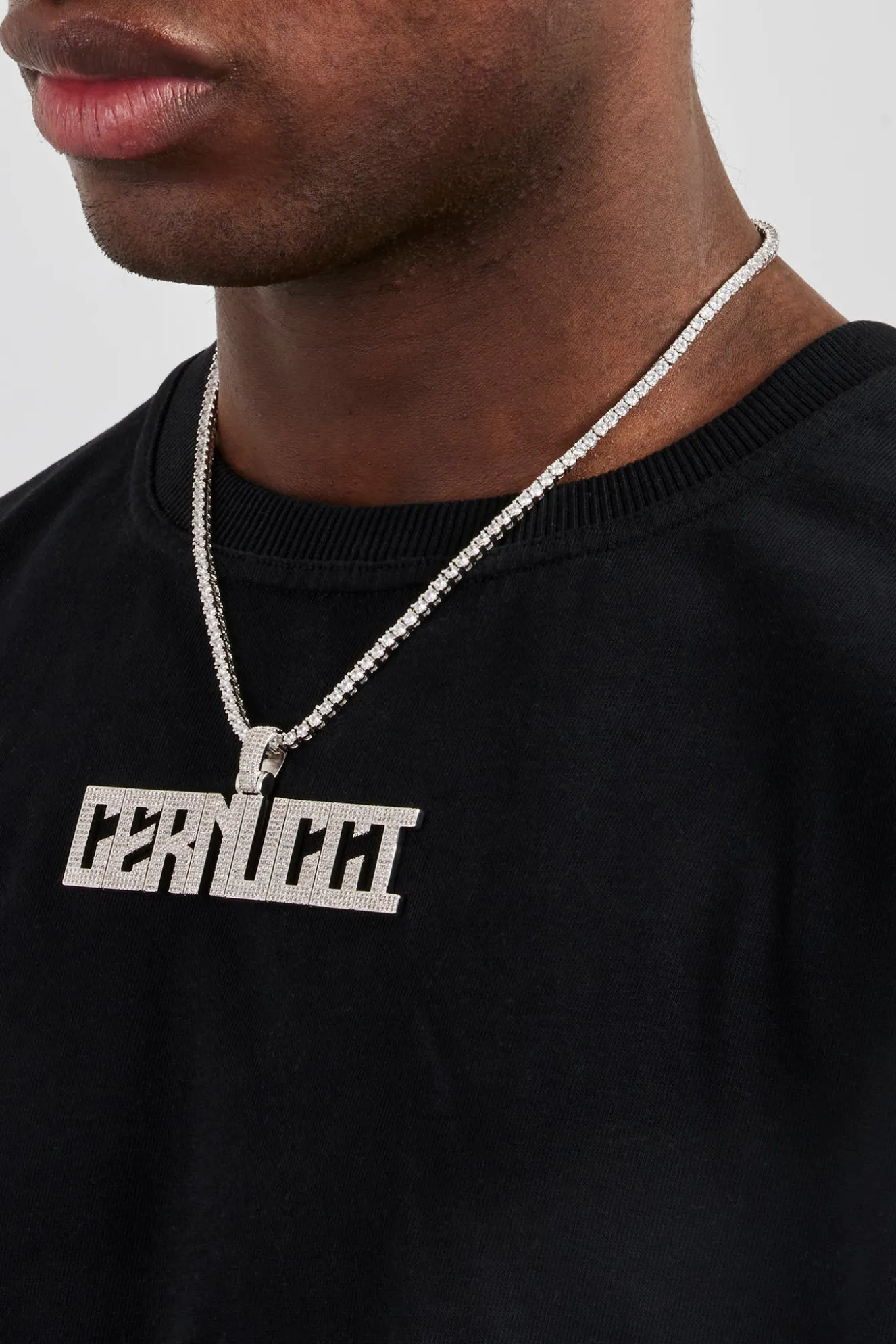 Calvera Font Pendant - 22mm