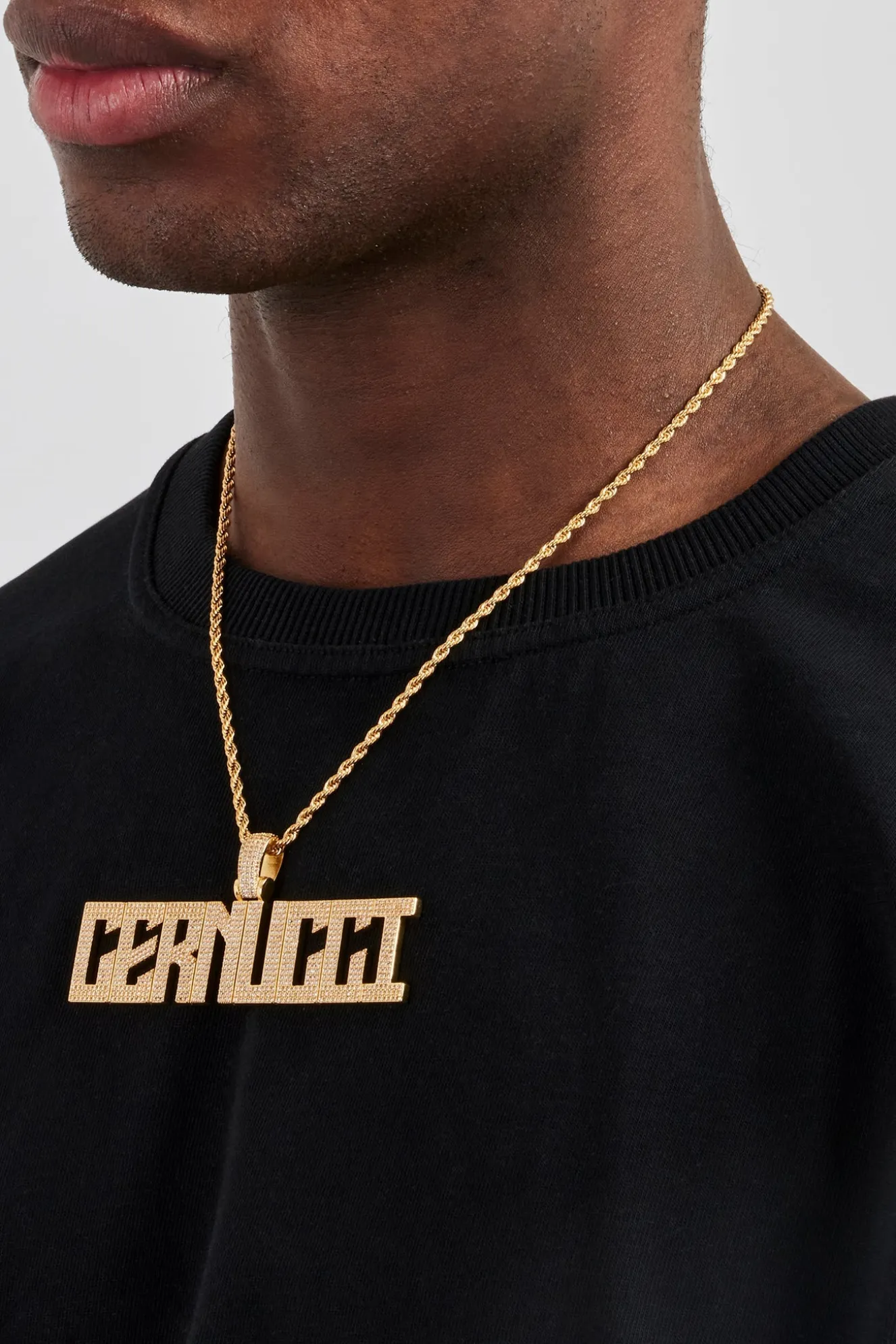Calvera Font Pendant - 22mm - Gold