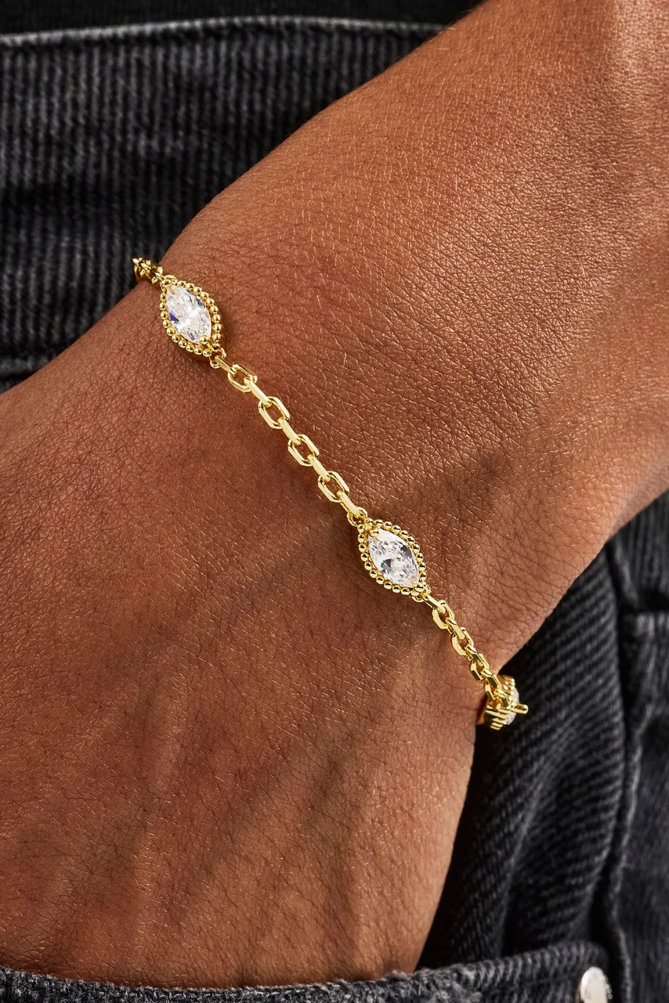 Iced Oval Stone Rolo Bracelet - 6mm - Gold