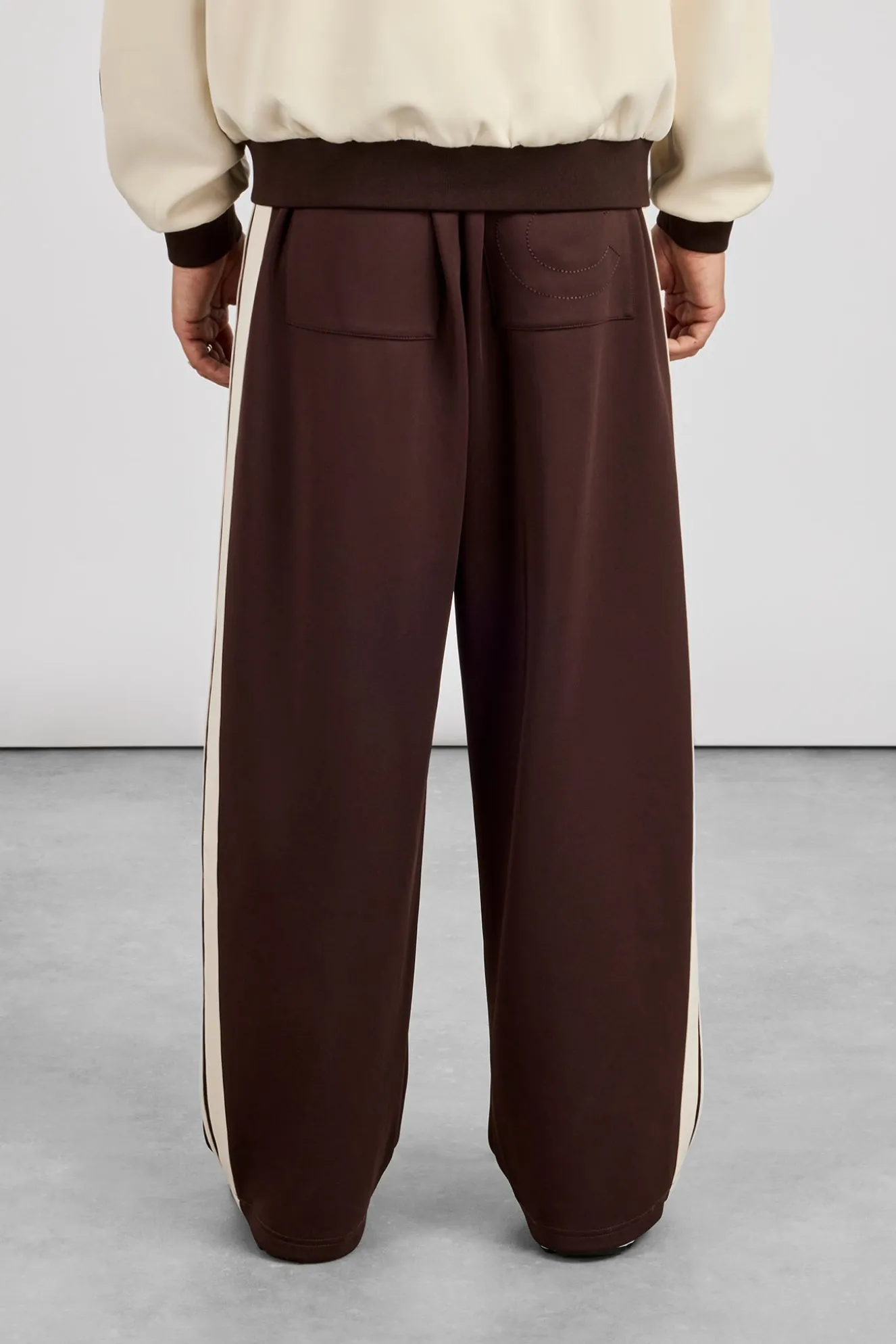 Mens Contrast Detail Baggy Track Pant - Chocolate