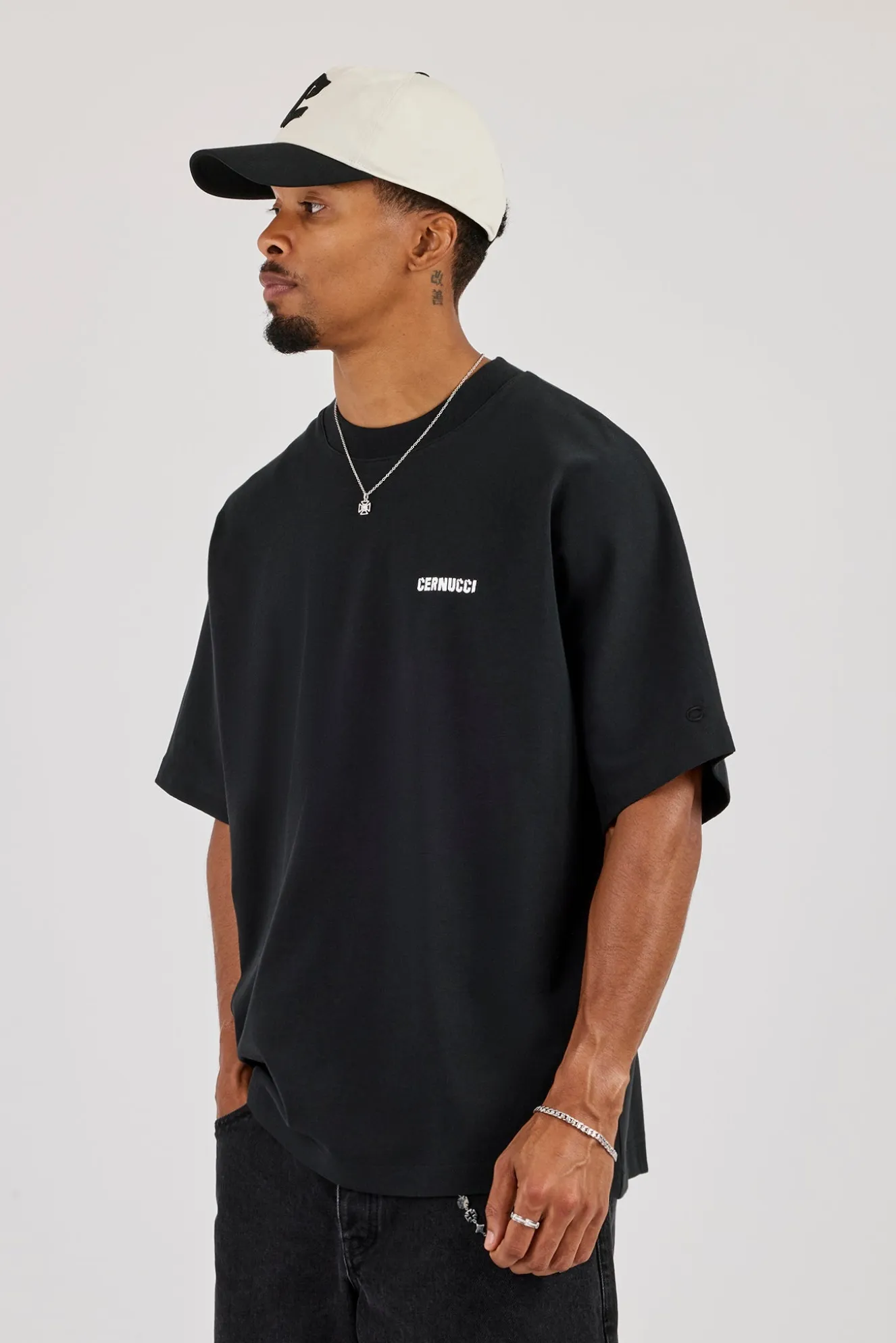 Oversized Cernucci Distressed Graphic T-Shirt - Black