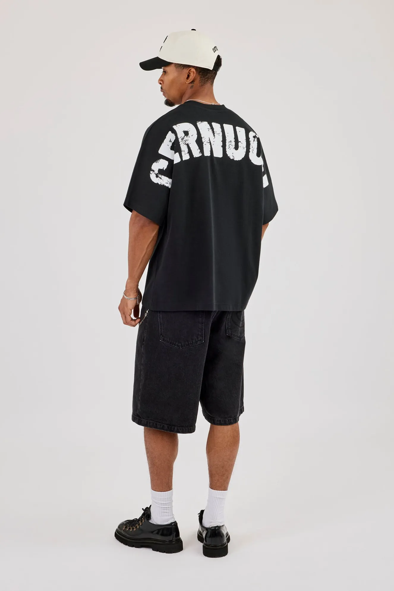Oversized Cernucci Distressed Graphic T-Shirt - Black
