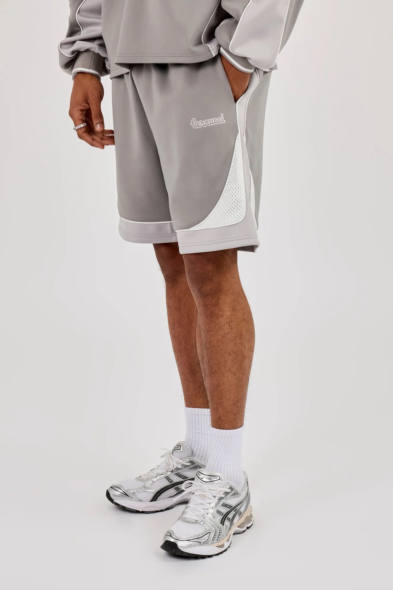 Relaxed Panelled Short - Light Grey
