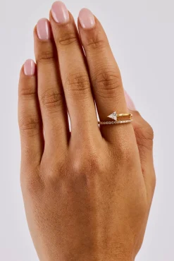 Triangle Iced Band Twist Ring - 1.5mm - Gold