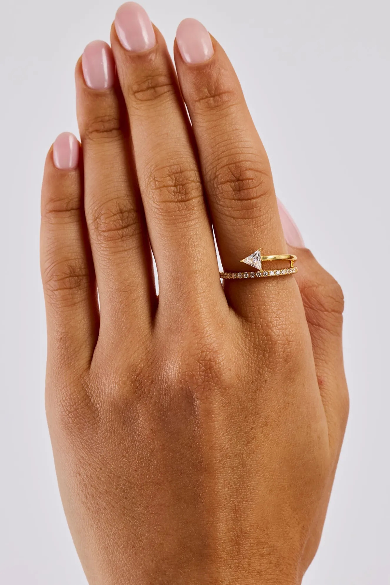 Triangle Iced Band Twist Ring - 1.5mm - Gold