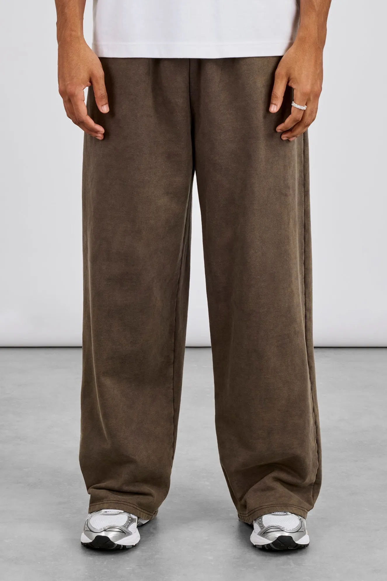 Washed Baggy Jogger - Brown