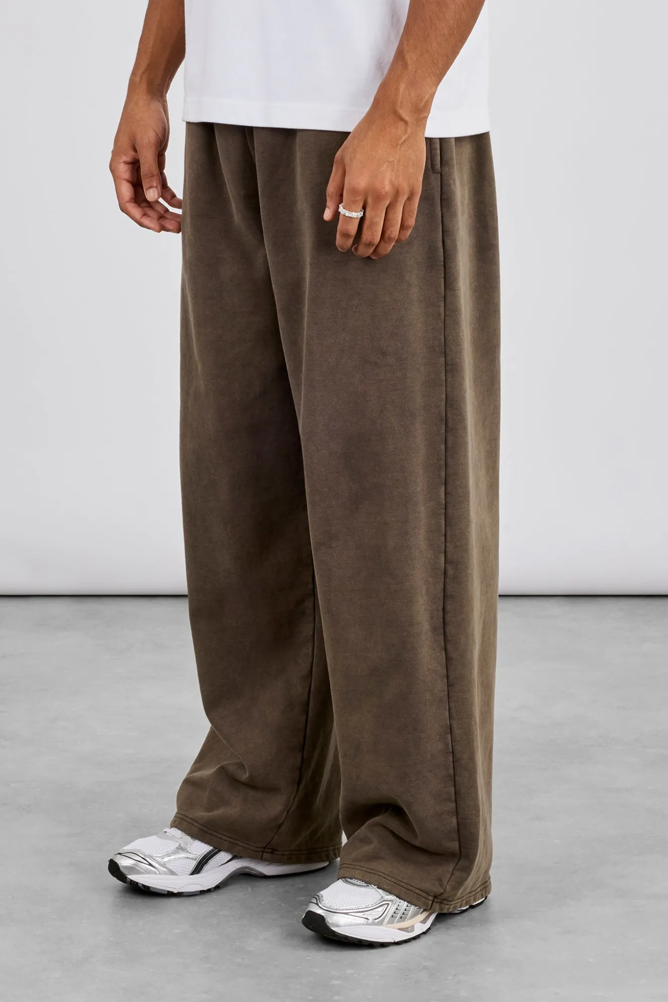 Washed Baggy Jogger - Brown