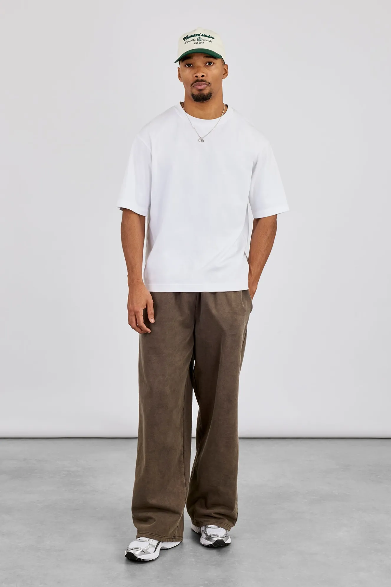 Washed Baggy Jogger - Brown