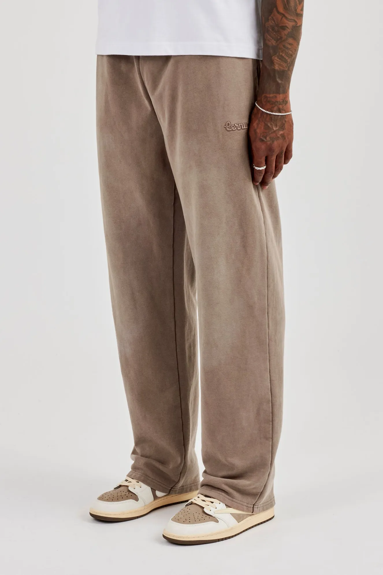 Washed Relaxed Jogger - Brown